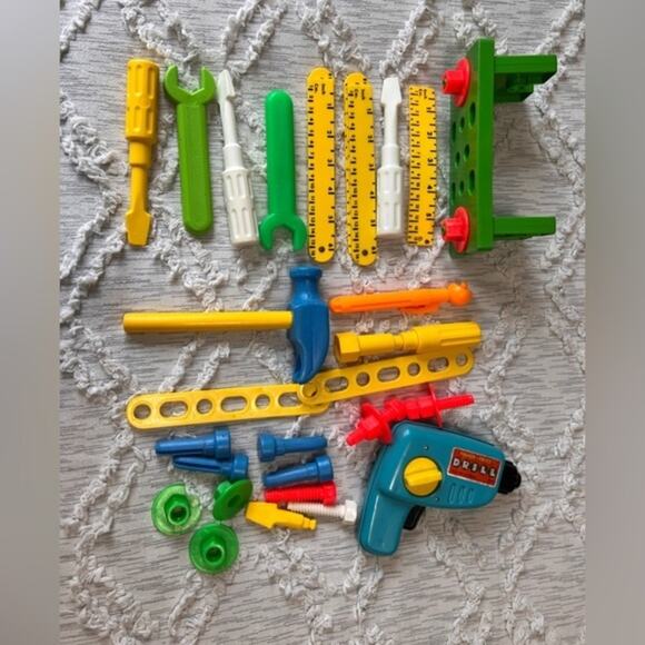 Vintage 1977 Fisher Price Tool Kit‎ Box with tools from other FP Set - Picture 4 of 9
